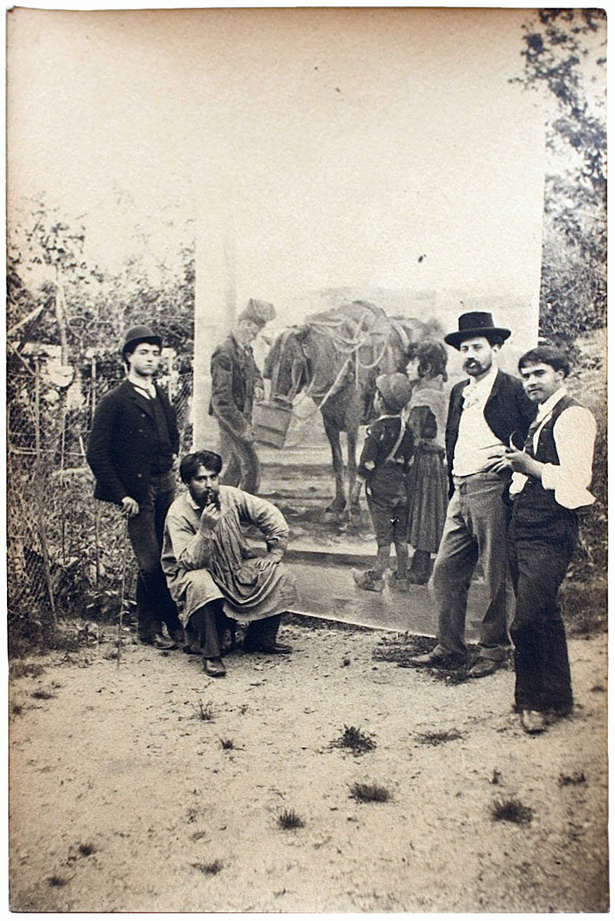 Brull y tres hombres frente a una obra del artista, c. 1891. Archivo particular
